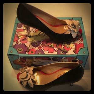 Poetic License Faithfully Yours Pumps